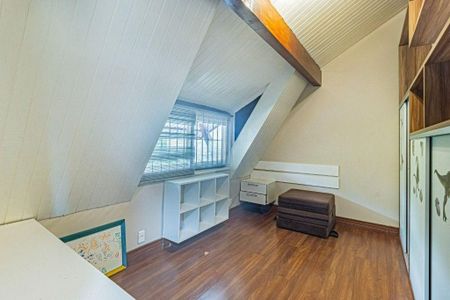 Casa à venda com 3 quartos, 282m² em Chácara das Pedras, Porto Alegre