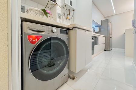 Apartamento à venda com 55m², 2 quartos e 1 vaga Apartamento à venda com 55m², 2 quartos e 1 vagaÁrea de Serviço