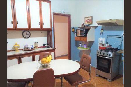 Casa à venda com 90m², 4 quartos e 3 vagas