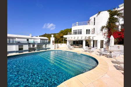 Apartamento para alugar com 250m², 4 quartos e 2 vagasÁrea comum - Piscina