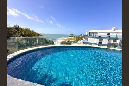 Apartamento para alugar com 250m², 4 quartos e 2 vagasÁrea comum - Piscina