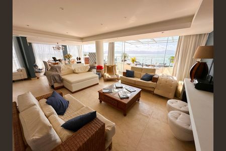 Sala de TV de apartamento para alugar com 4 quartos, 250m² em Canasvieiras, Florianópolis