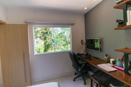 Casa de condomínio à venda com 400m², 5 quartos e 2 vagas Casa de condomínio à venda com 400m², 5 quartos e 2 vagasSuíte 4