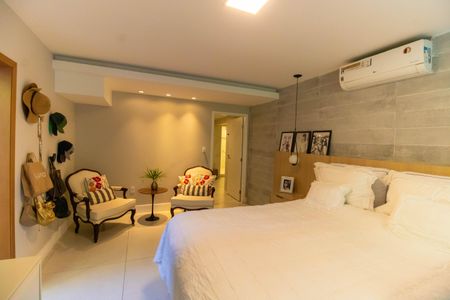 Casa de condomínio à venda com 400m², 5 quartos e 2 vagas Casa de condomínio à venda com 400m², 5 quartos e 2 vagasSuíte 1