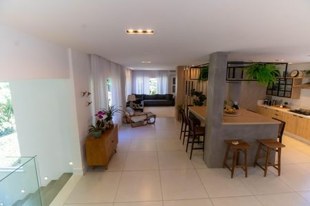 Casa de condomínio à venda com 400m², 5 quartos e 2 vagas Casa de condomínio à venda com 400m², 5 quartos e 2 vagasSala