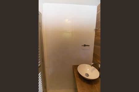 Casa de condomínio à venda com 400m², 5 quartos e 2 vagas Casa de condomínio à venda com 400m², 5 quartos e 2 vagasBanheiro Externo