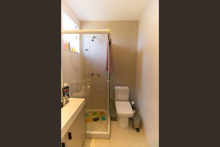 Casa de condomínio à venda com 400m², 5 quartos e 2 vagas Casa de condomínio à venda com 400m², 5 quartos e 2 vagasBanheiro da Suíte 4