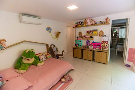 Casa de condomínio à venda com 400m², 5 quartos e 2 vagas Casa de condomínio à venda com 400m², 5 quartos e 2 vagasSuíte 3