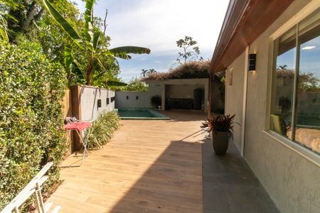 Casa de condomínio à venda com 400m², 5 quartos e 2 vagas Casa de condomínio à venda com 400m², 5 quartos e 2 vagasÁrea externa