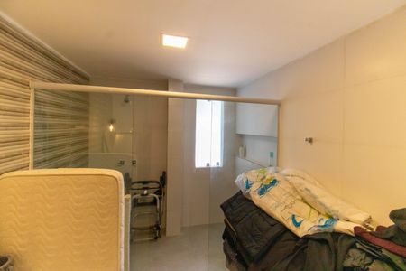 Casa de condomínio à venda com 400m², 5 quartos e 2 vagas Casa de condomínio à venda com 400m², 5 quartos e 2 vagasBanheiro da Suíte 2