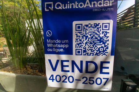 Casa de condomínio à venda com 400m², 5 quartos e 2 vagas Casa de condomínio à venda com 400m², 5 quartos e 2 vagasPlaquinha