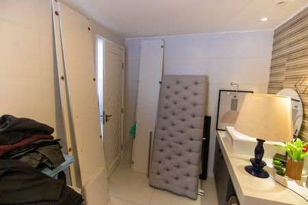Casa de condomínio à venda com 400m², 5 quartos e 2 vagas Casa de condomínio à venda com 400m², 5 quartos e 2 vagasBanheiro da Suíte 2