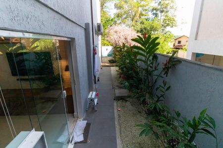 Casa de condomínio à venda com 400m², 5 quartos e 2 vagas Casa de condomínio à venda com 400m², 5 quartos e 2 vagasÁrea externa