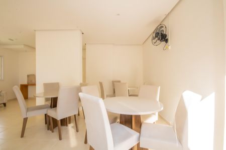 Apartamento para alugar com 44m², 2 quartos e 1 vaga Apartamento para alugar com 44m², 2 quartos e 1 vagaÁrea comum - Salão de festas