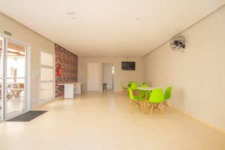 Apartamento para alugar com 44m², 2 quartos e 1 vaga Apartamento para alugar com 44m², 2 quartos e 1 vagaÁrea comum - Salão de festas