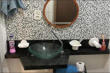 Banheiro  de kitnet/studio para alugar com 1 quarto, 24m² em Centro, Rio de Janeiro