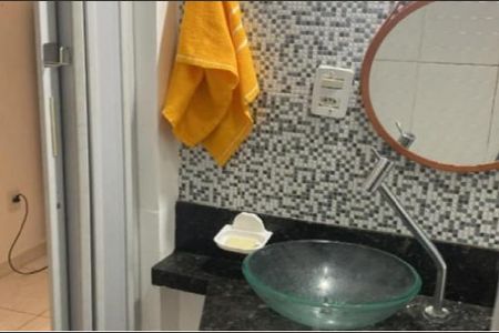 Banheiro  de kitnet/studio para alugar com 1 quarto, 24m² em Centro, Rio de Janeiro
