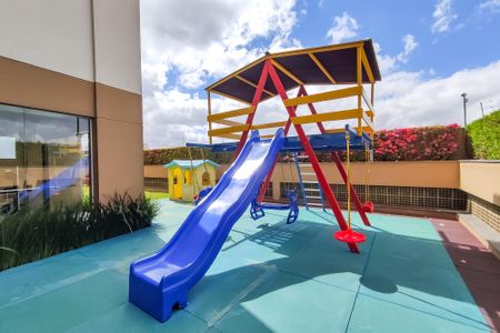 Apartamento à venda com 53m², 2 quartos e 1 vaga Apartamento à venda com 53m², 2 quartos e 1 vagaÁrea comum - Playground
