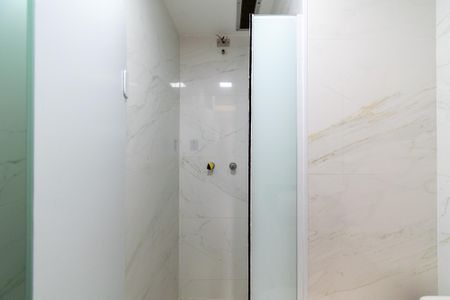 Apartamento à venda com 53m², 2 quartos e 1 vaga Apartamento à venda com 53m², 2 quartos e 1 vagaBanheiro Social