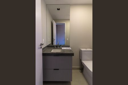 Apartamento para alugar com 168m², 3 quartos e 2 vagas Apartamento para alugar com 168m², 3 quartos e 2 vagasBanheiro da Suíte 2