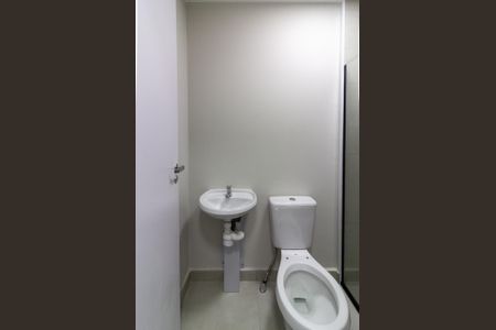 Apartamento para alugar com 168m², 3 quartos e 2 vagas Apartamento para alugar com 168m², 3 quartos e 2 vagasBanheiro de Serviço