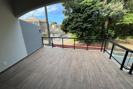 Varanda de casa à venda com 7 quartos, 565m² em Jardim Guanabara, Rio de Janeiro