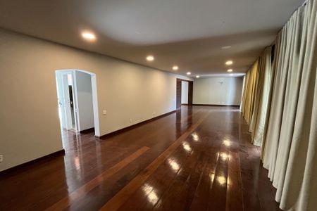 Sala de casa à venda com 7 quartos, 565m² em Jardim Guanabara, Rio de Janeiro