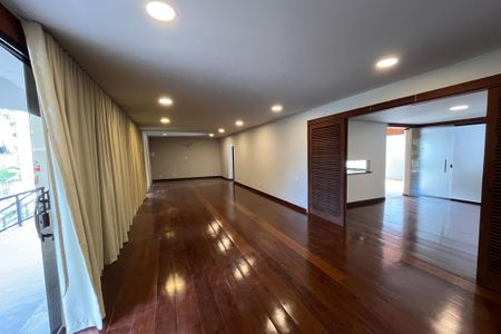 Sala de casa à venda com 7 quartos, 565m² em Jardim Guanabara, Rio de Janeiro