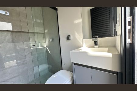 Casa de condomínio para alugar com 176m², 3 quartos e 4 vagas Casa de condomínio para alugar com 176m², 3 quartos e 4 vagasBanheiro