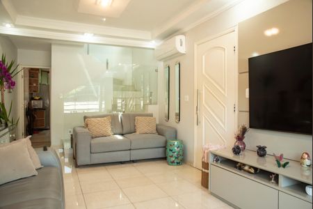 Casa à venda com 155m², 3 quartos e 2 vagasSala