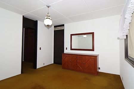 Casa para alugar com 338m², 5 quartos e 4 vagasSuíte