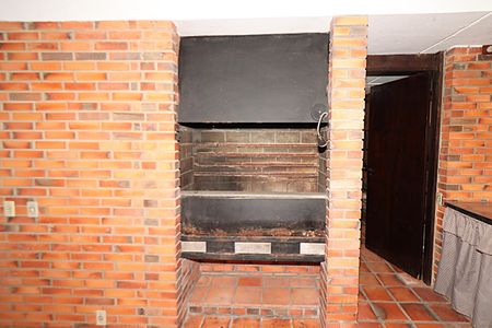 Casa para alugar com 338m², 5 quartos e 4 vagasÁrea comum - Salão de festas