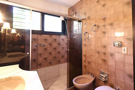 Casa para alugar com 338m², 5 quartos e 4 vagasSuíte - Banheiro