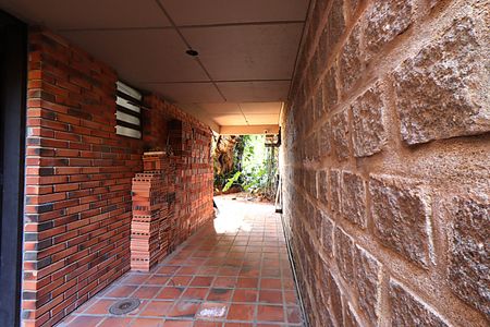 Casa para alugar com 338m², 5 quartos e 4 vagasCorredor Lateral