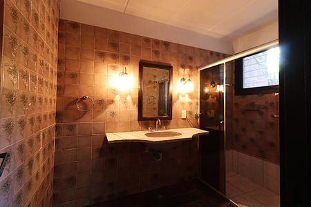 Casa para alugar com 338m², 5 quartos e 4 vagasSuíte - Banheiro