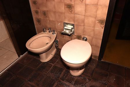 Casa para alugar com 338m², 5 quartos e 4 vagasSuíte - Banheiro