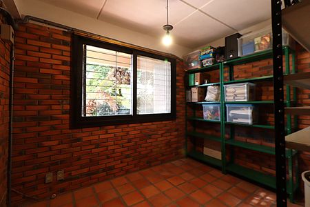 Casa para alugar com 338m², 5 quartos e 4 vagasQuarto do Zelador