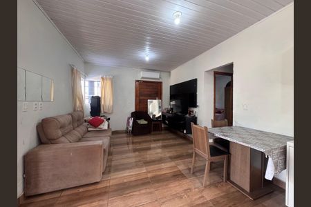 Casa à venda com 90m², 2 quartos e 2 vagasSala/Cozinha