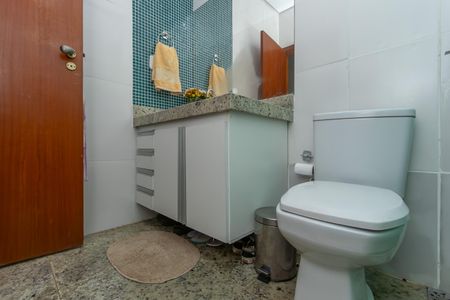 Casa à venda com 360m², 3 quartos e 5 vagas Casa à venda com 360m², 3 quartos e 5 vagasBanheiro Social