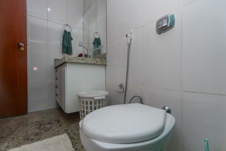 Casa à venda com 360m², 3 quartos e 5 vagas Casa à venda com 360m², 3 quartos e 5 vagasBanheiro da Suíte