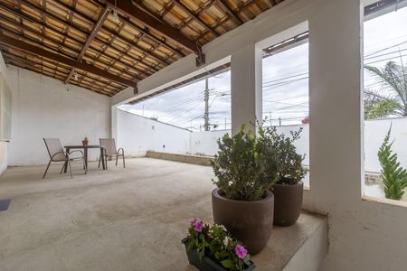 Casa à venda com 360m², 3 quartos e 5 vagas Casa à venda com 360m², 3 quartos e 5 vagasHall de entrada