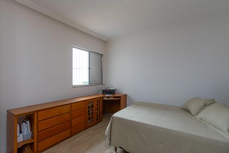 Casa à venda com 360m², 3 quartos e 5 vagas Casa à venda com 360m², 3 quartos e 5 vagasQuarto 1