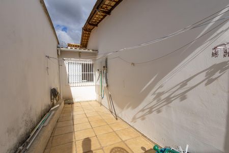 Casa à venda com 360m², 3 quartos e 5 vagas Casa à venda com 360m², 3 quartos e 5 vagasCorredor