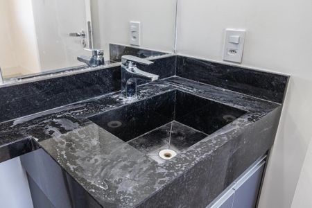 Apartamento à venda com 68m², 2 quartos e 2 vagasBanheiro da Suíte 2