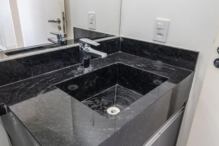 Apartamento à venda com 68m², 2 quartos e 2 vagasBanheiro da Suíte 1