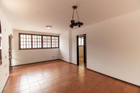 Sala de casa para alugar com 4 quartos, 190m² em Piratininga, Niterói