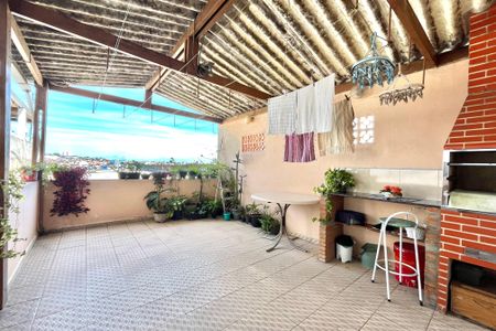 Casa à venda com 100m², 4 quartos e 1 vaga Casa à venda com 100m², 4 quartos e 1 vagaChurrasqueira