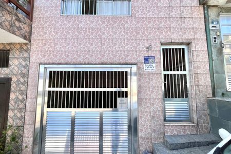 Casa à venda com 100m², 4 quartos e 1 vaga Casa à venda com 100m², 4 quartos e 1 vagaFachada