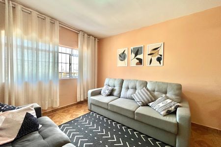 Casa à venda com 100m², 4 quartos e 1 vagaSala