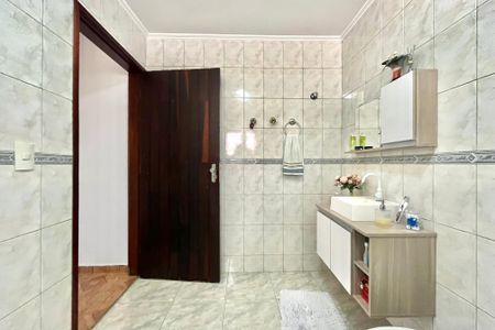 Casa à venda com 100m², 4 quartos e 1 vaga Casa à venda com 100m², 4 quartos e 1 vagaBanheiro